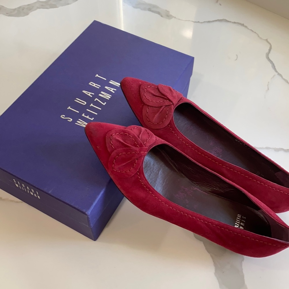 Stuart Weitzman Size 8.5 M Scarlet suede Lotrios Pointy toe leaf flats